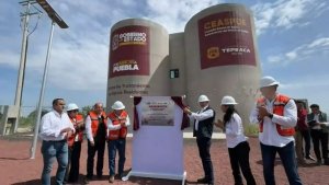 Armenta inaugura nueva planta de aguas residuales en Tepeaca y anuncia inversi&oacute;n h&iacute;drica en el campo