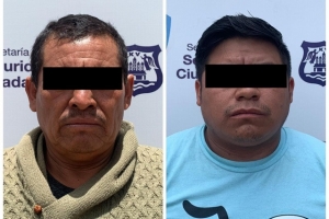 Policía municipal de Puebla detuvo a dos hombres por el delito de robo de vehículo 