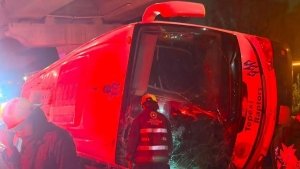 De forma oportuna, Gobierno del Estado brinda atenci&oacute;n a estudiantes tras volcadura de autob&uacute;s