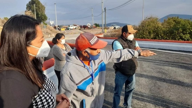 Ariadna Ayala entrega rehabilitación de puente en la zona oriente de Atlixco