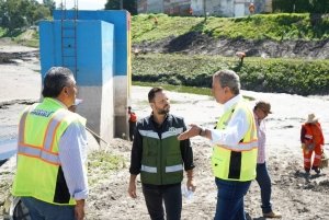 Supervisa Pepe Chedraui trabajos de limpieza y desazolve en vaso regulador Puente Negro