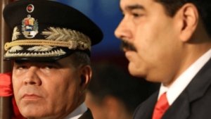 Vladimir Padrino amenaza a Trump si se atreve a &quot;poner un pie&quot; en Venezuela
