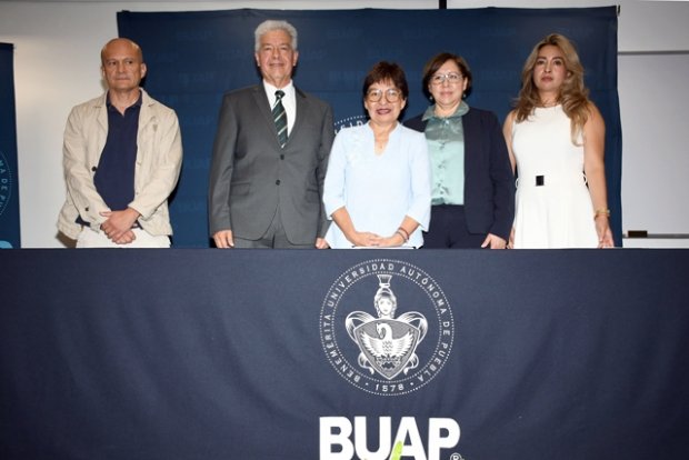 Reconoce la Rectora Lilia Cedillo el crecimiento y consolidación del IFUAP