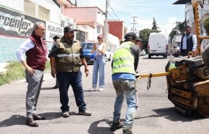 Despliega Pepe Chedraui cuadrillas de bacheo en la colonia Belisario Dom&iacute;nguez