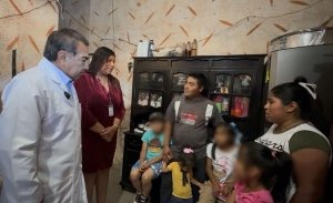 Gobierno estatal brinda atenci&oacute;n cercana y permanente a familias en Huauchinango
