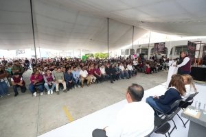 Acerca Pepe Chedraui servicios y acciones de gobierno a habitantes de Santa Mar&iacute;a Xonacatepec