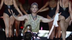 Robbie Williams compartió una asquerosa anécdota que vivió durante un show: “Se sintió como la muerte”