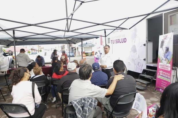 Juntas auxiliares y colonias de la capital reciben servicios de salud itinerantes