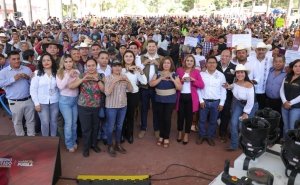 Ixtacamaxtitl&aacute;n recibe apoyos estatales sin precedentes en maquinaria, fertilizantes y reforestaci&oacute;n