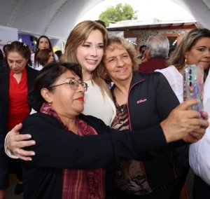 Festejan con el corazón las y los Abuelitos