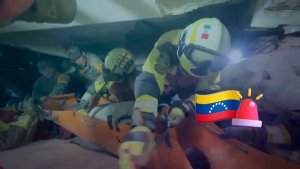El rescate de un ni&ntilde;o entre escombros en Venezuela por el Ej&eacute;rcito mexicano