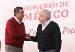 Refrendan AMLO y Sergio Salomón trabajo conjunto en 2024 para consolidar 4T en Puebla