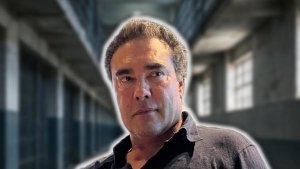 Eduardo Y&aacute;&ntilde;ez recuerda c&oacute;mo fue crecer en un reclusorio: &iquest;por qu&eacute; estuvo ah&iacute;?