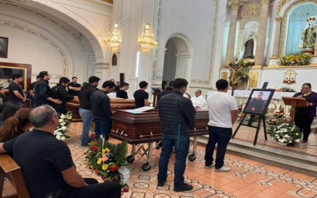Sepultan a las víctimas de la masacre en Salvatierra, Guanajuato