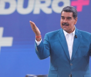 El presidente Maduro calificó como una &quot;tremenda amenaza para Latinoamérica&quot; el triunfo de Milei en Argentina