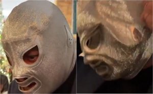 El Hijo del Santo se quita la m&aacute;scara previo a su despedida en la Ciudad de M&eacute;xico