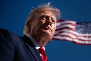 Trump afirma que pudo haber hecho "cosas muy malas" a Clinton, Biden y Obama